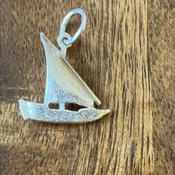 Pendant/ Charm/ Genuine silver pendant/ each pendant is hand crafted. - Picture 6 of 8